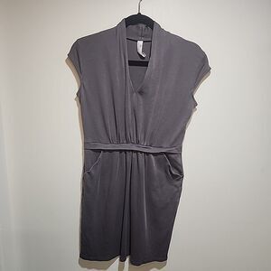 INDIGENOUS Grey 100% Organic Cotton V Neck Sleeveless Dress Sz Small Pockets